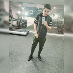 Meet your Posher, Javier